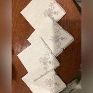 SOLD!Vintage Linen Embroidered Cocktail Napkins
